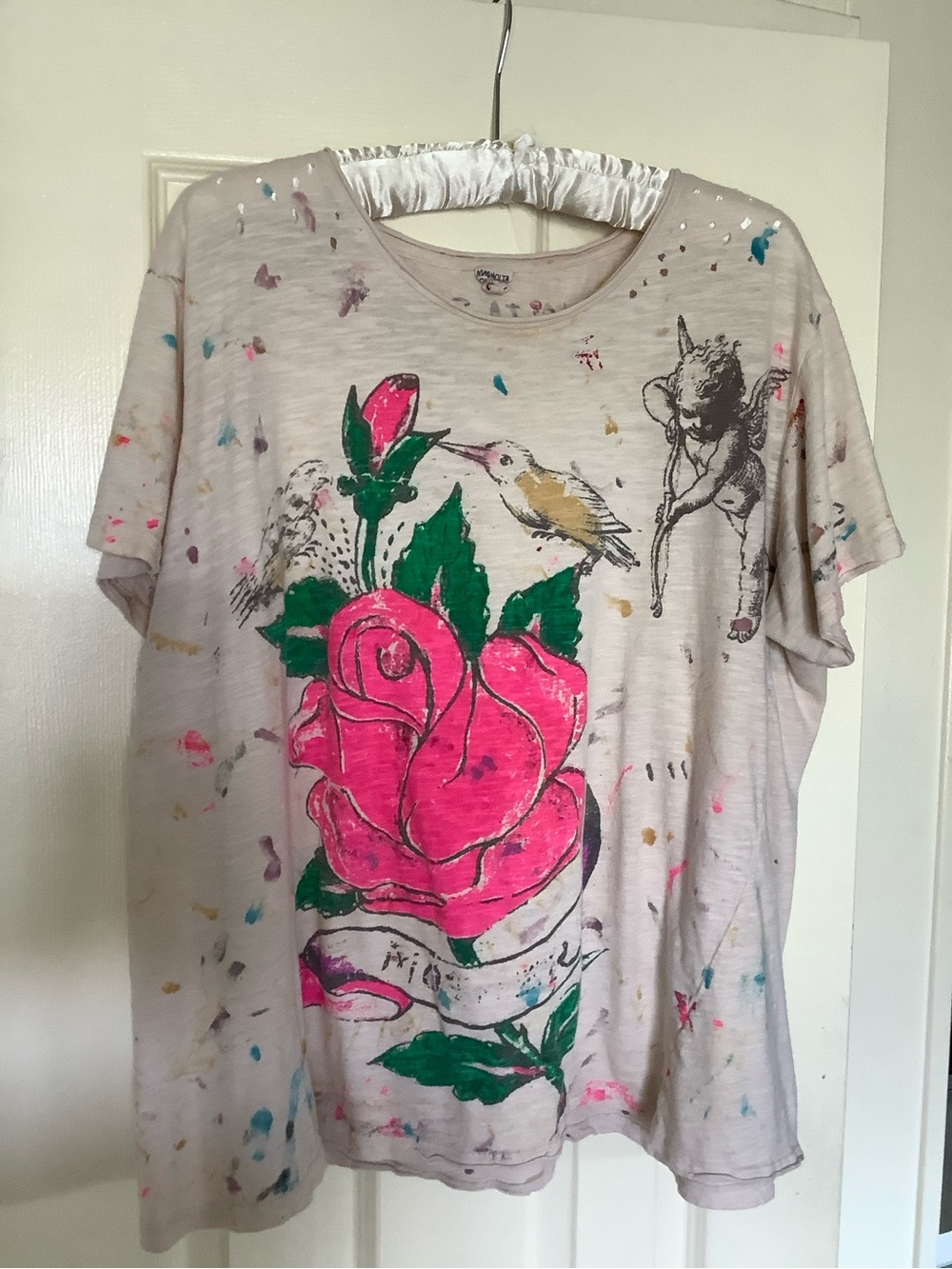 Magnolia Pearl Cream Tee with Pink Rose & Green Leaves